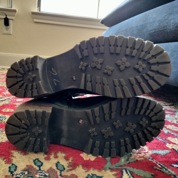 Coach And Four Womens Boots - Picture 2 of 5